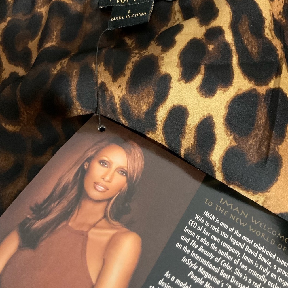 IMAN Windbreaker with Animal Print Lining - Picture 6 of 6